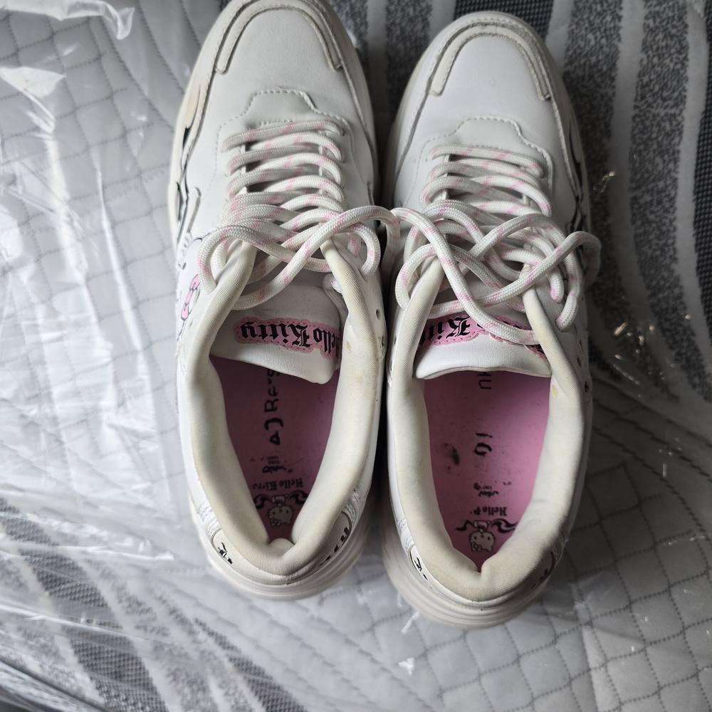 Hello Kitty Platform Sneakers - Picture 2 of 4